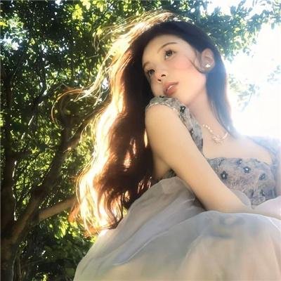 蓝天花朵